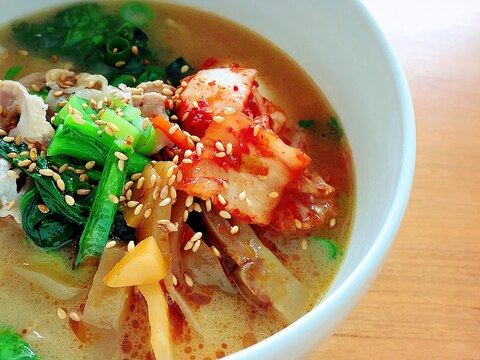 トッピングたっぷり味噌ラーメン